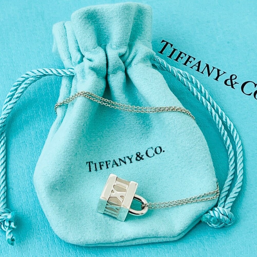 Rare Authentic Vintage Tiffany Co Atlas Roman Numerals Padlock Pendant Necklace